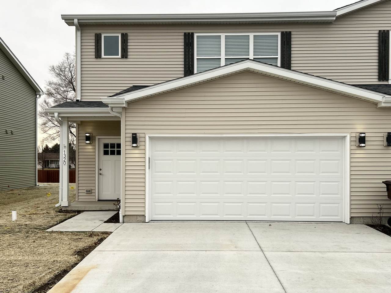 1320 8th Street - Photo 1