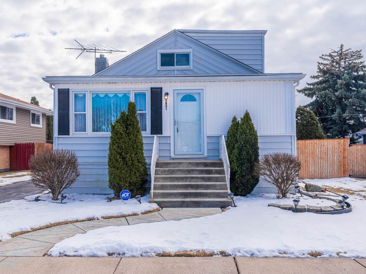 5831 89th Street - Photo 1