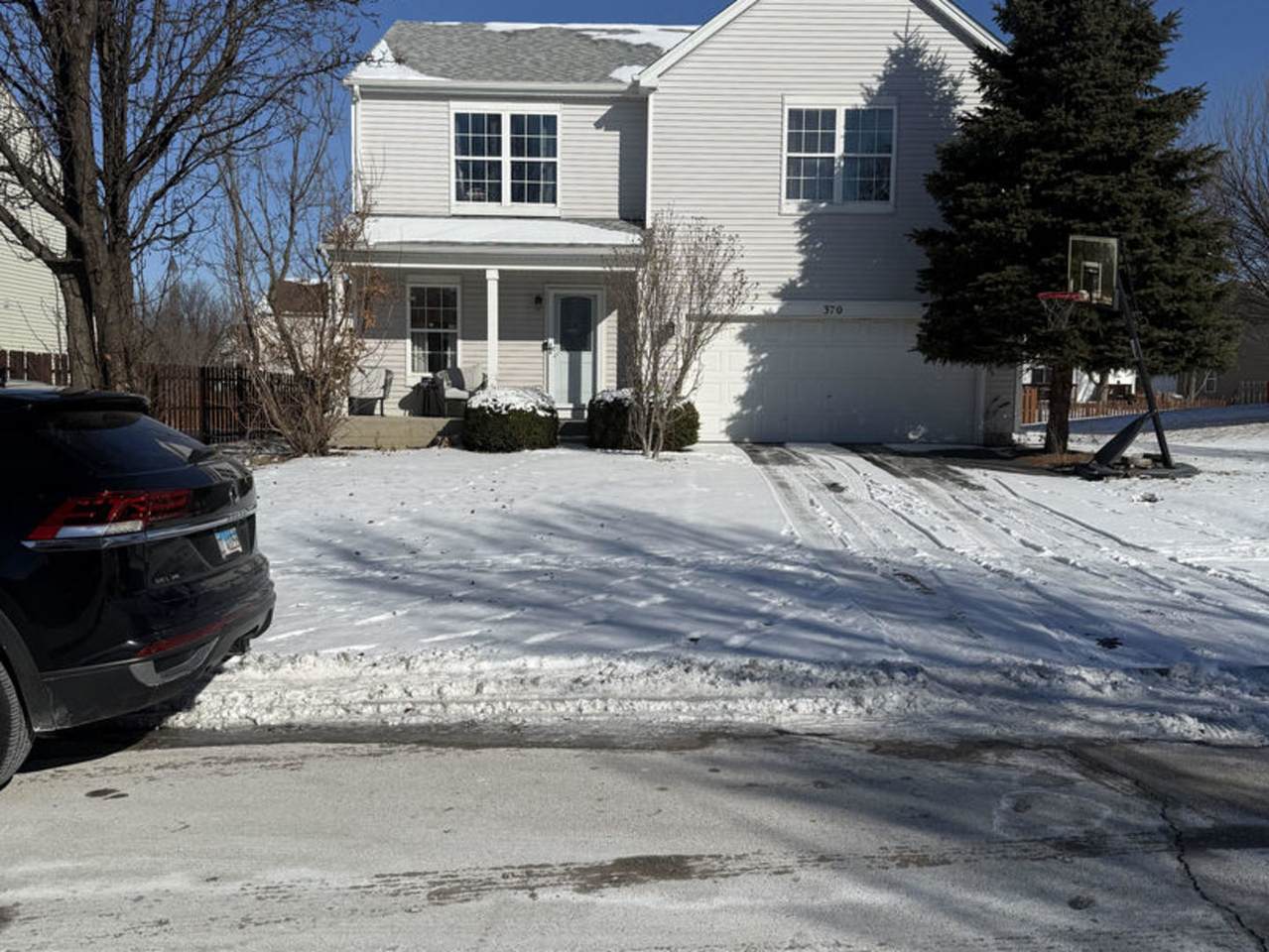 370 Dartmoor Avenue - Photo 1