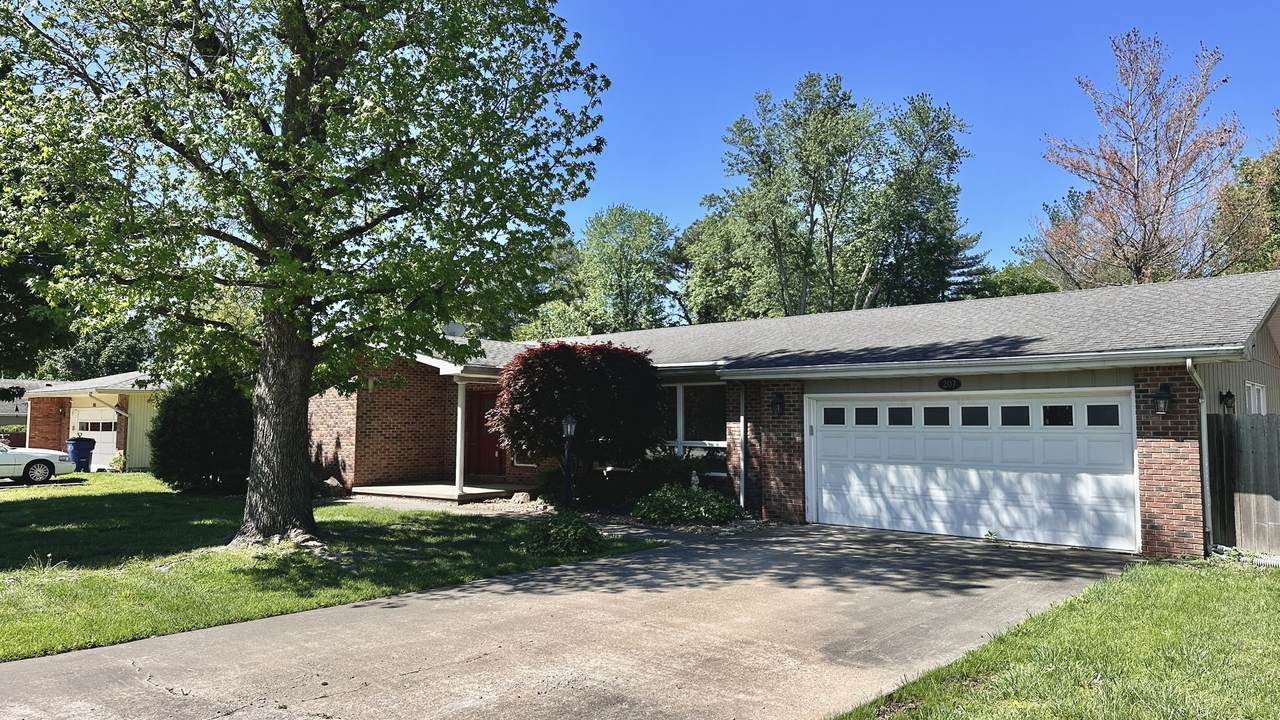 207 Illinois Avenue - Photo 1