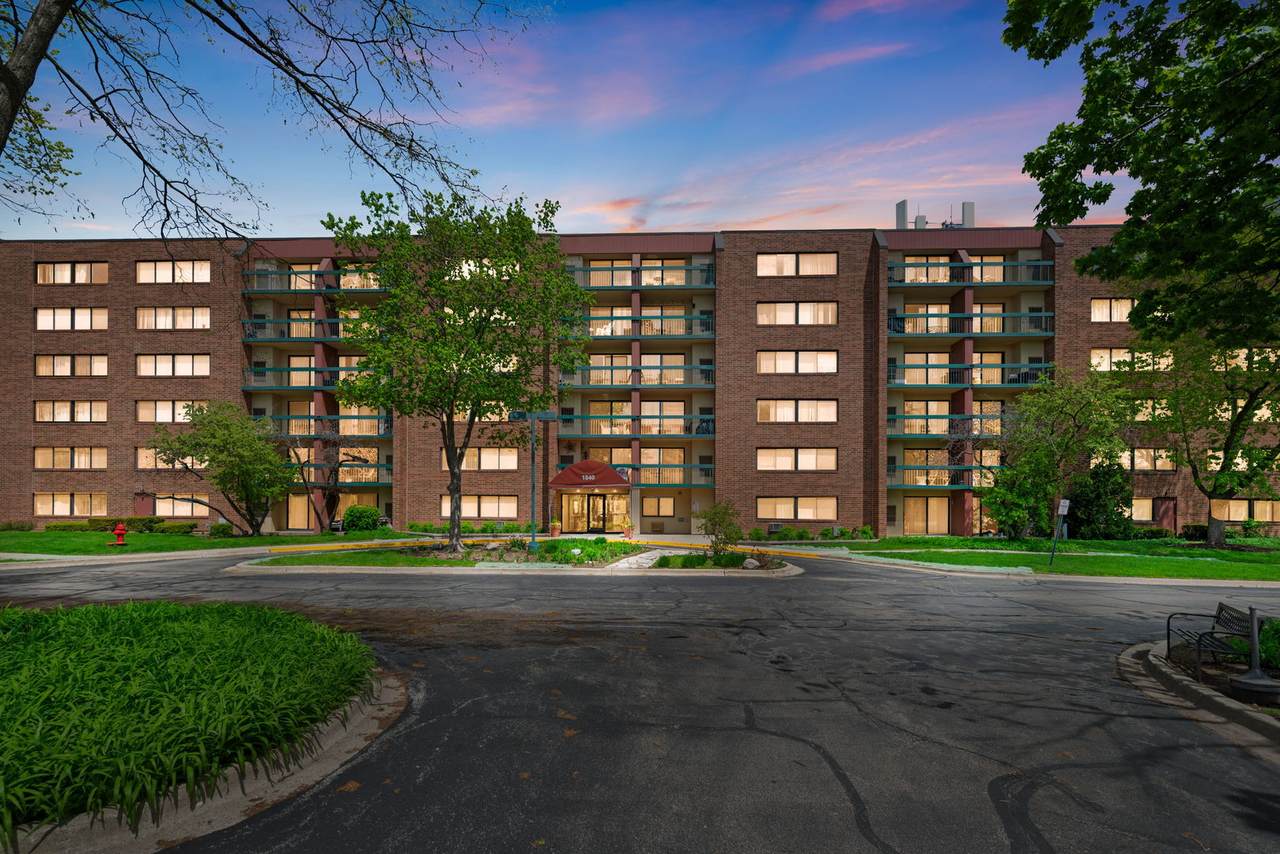 1840 Huntington Boulevard - Photo 1