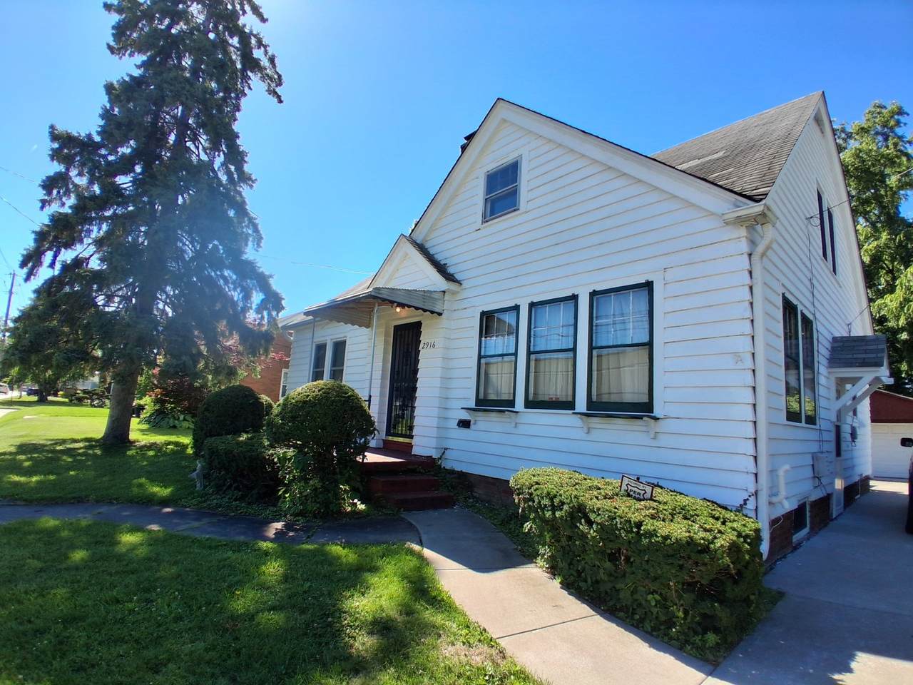 2916 20th Avenue - Photo 1