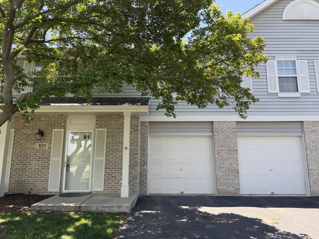 101 Oakhurst Drive - Photo 1