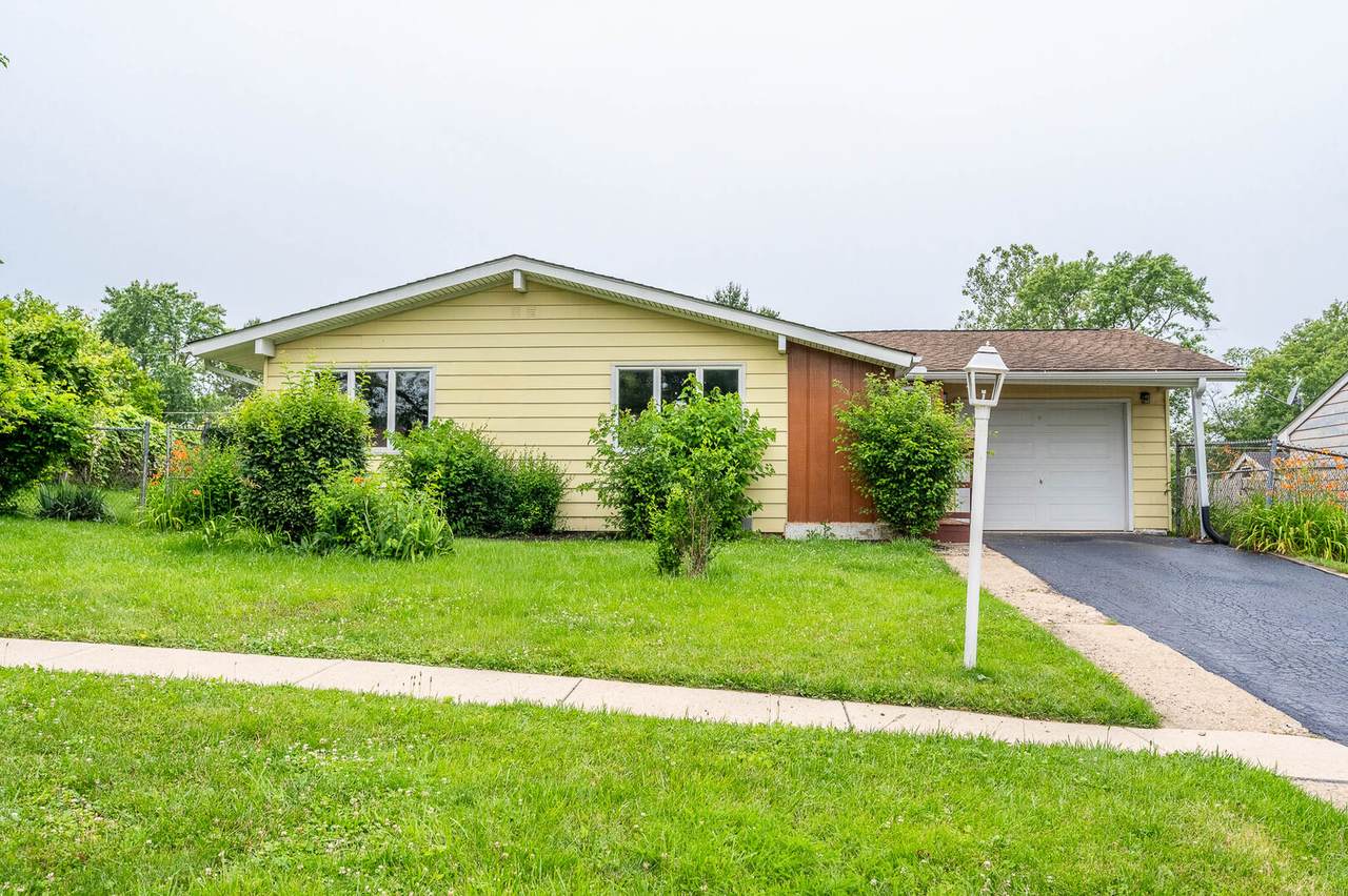307 Laurie Drive - Photo 1