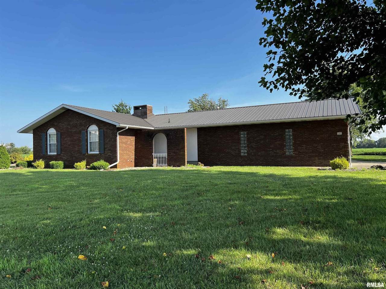 210 5TH Street - Photo 1