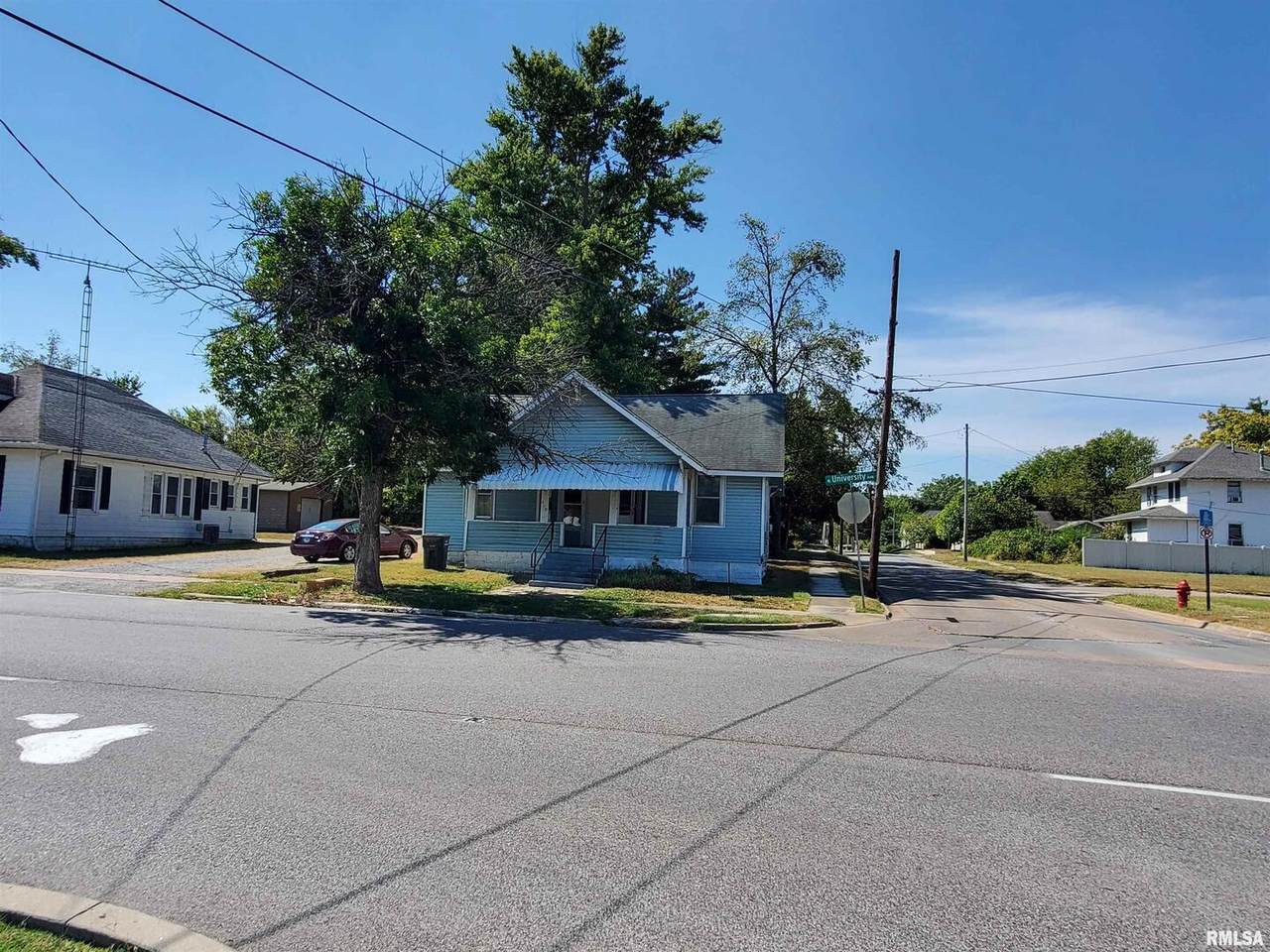 410 University Street - Photo 1