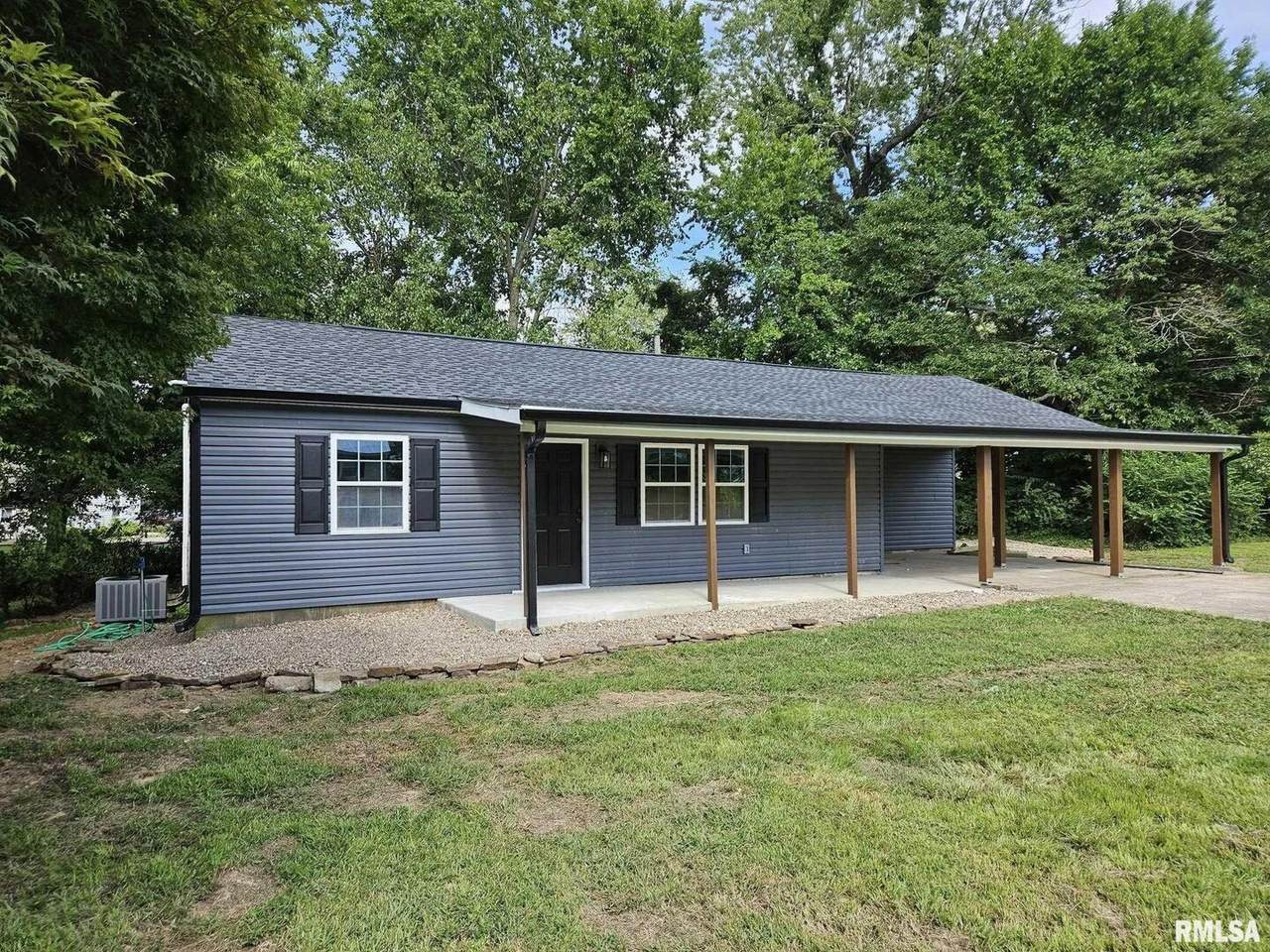 101 Oak Drive - Photo 1