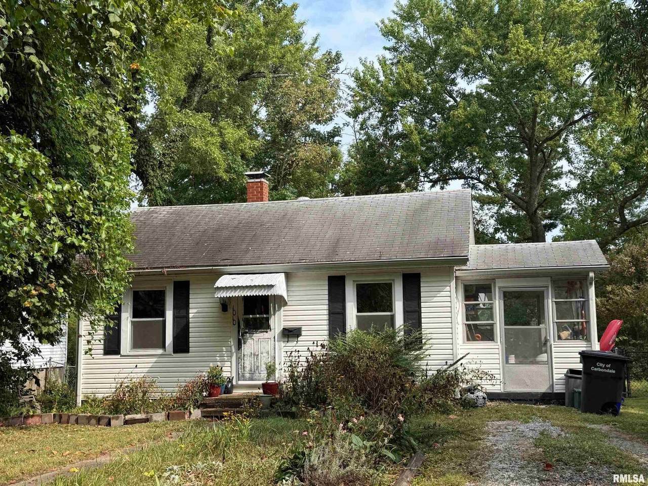 1010 Walkup Avenue - Photo 1