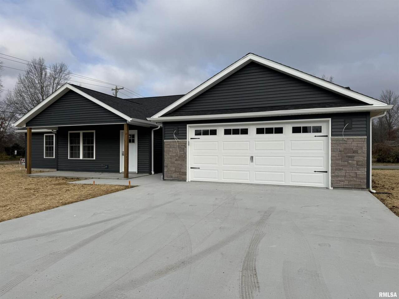 102 Townhouse Drive - Photo 1