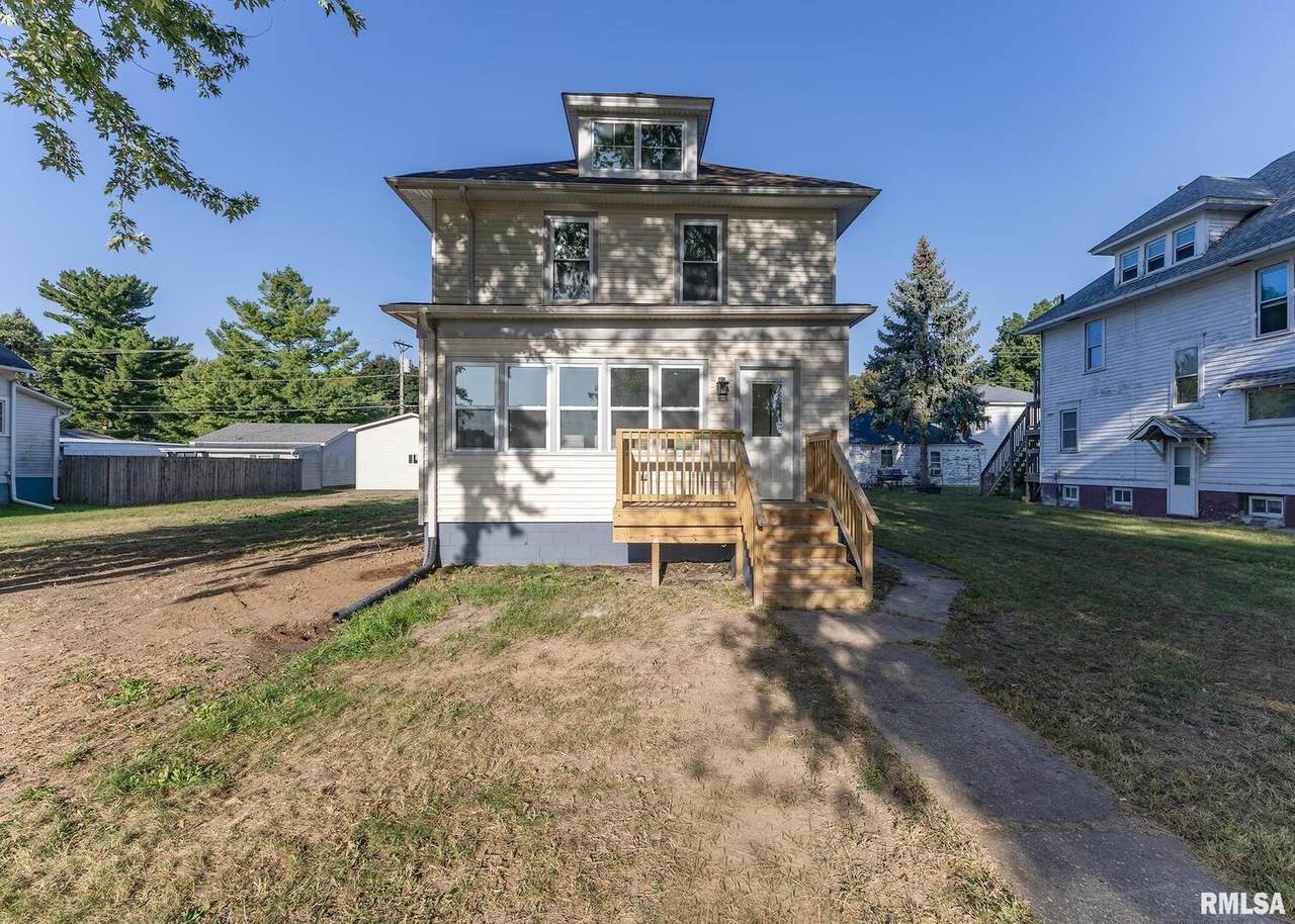 924 3RD Street - Photo 1
