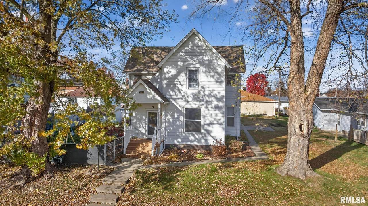 919 9TH Avenue - Photo 1