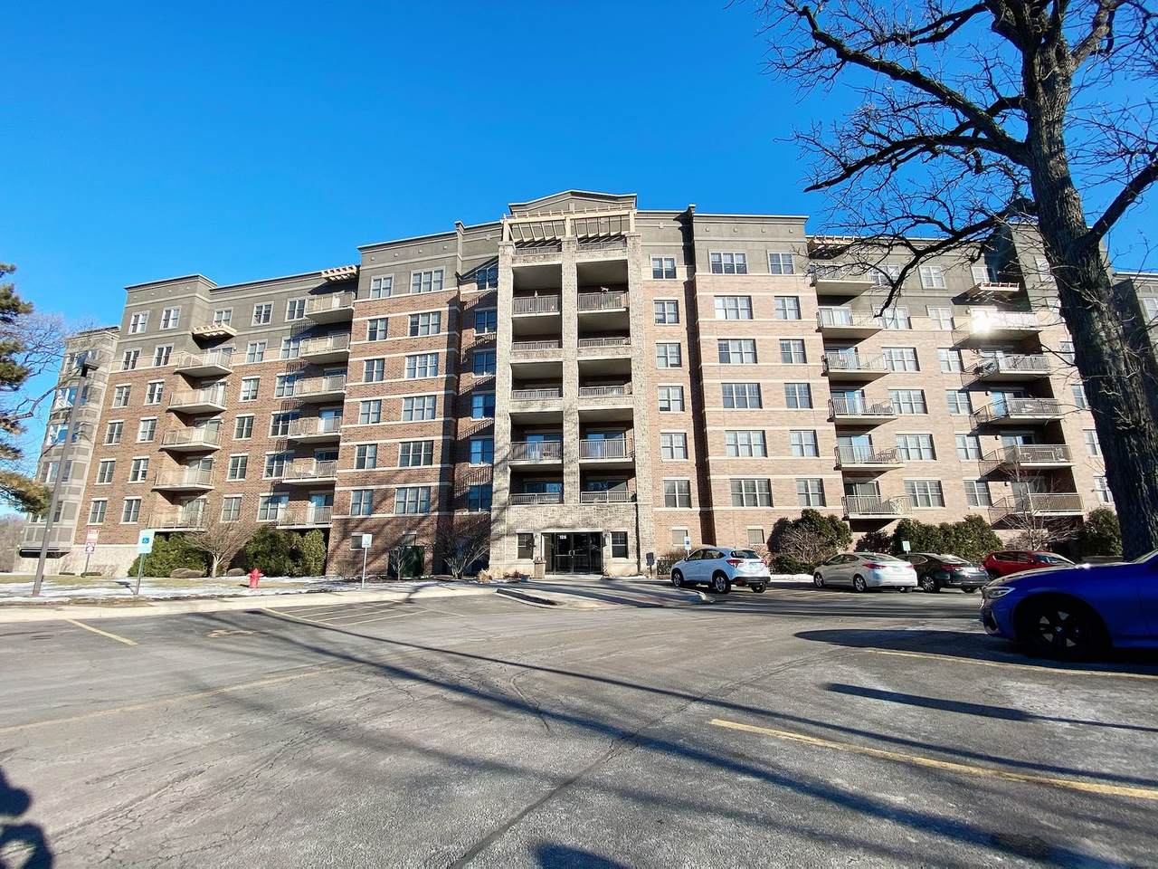 125 Lakeview Drive - Photo 1