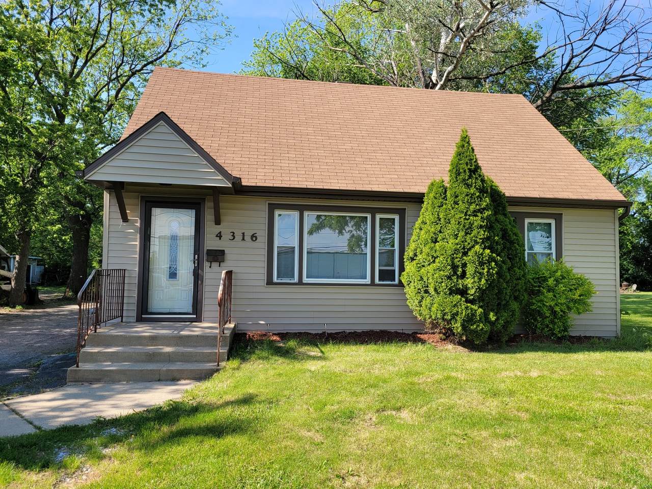 4316 127th Street - Photo 1