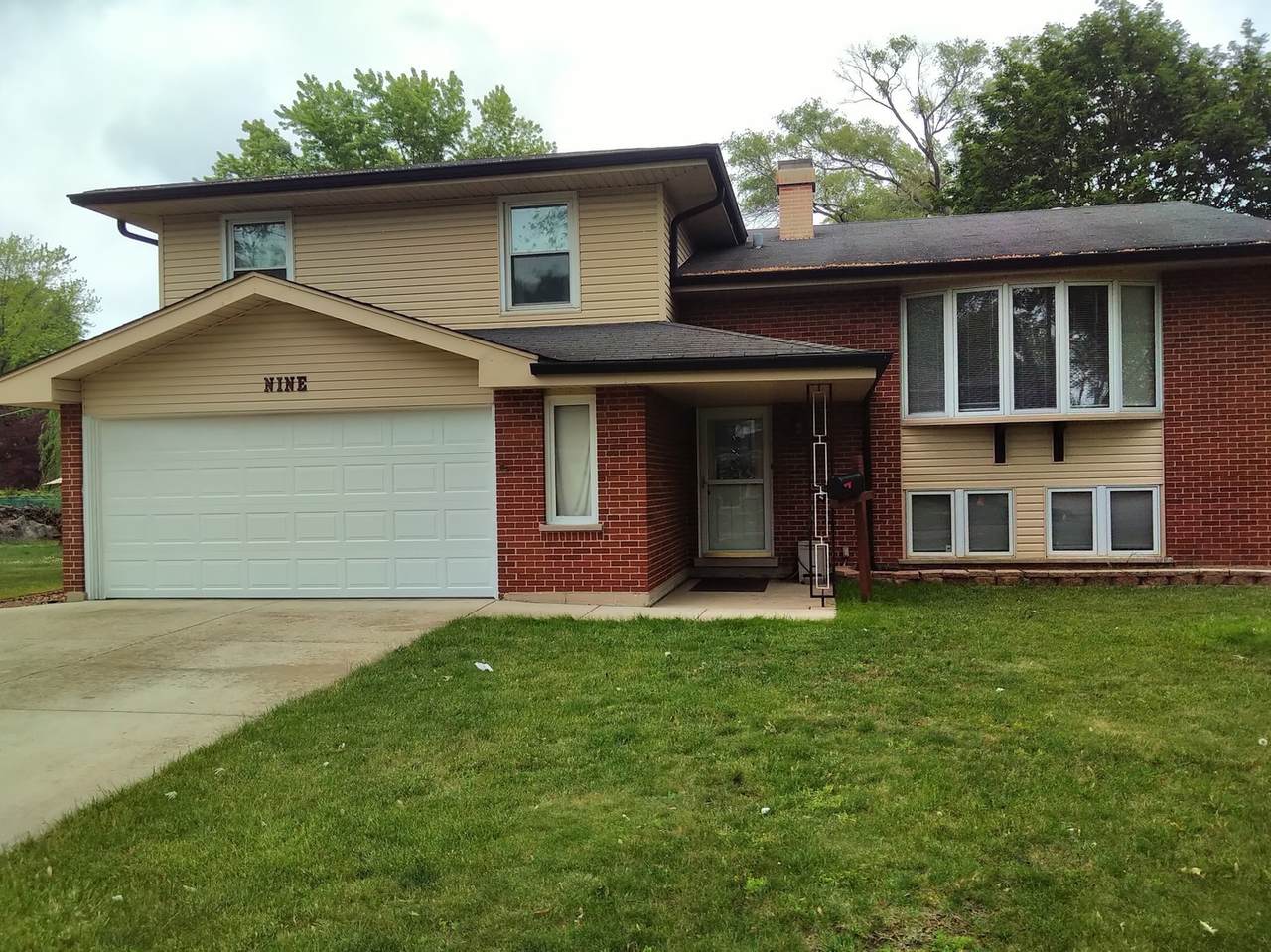 9 Debbie Drive - Photo 1