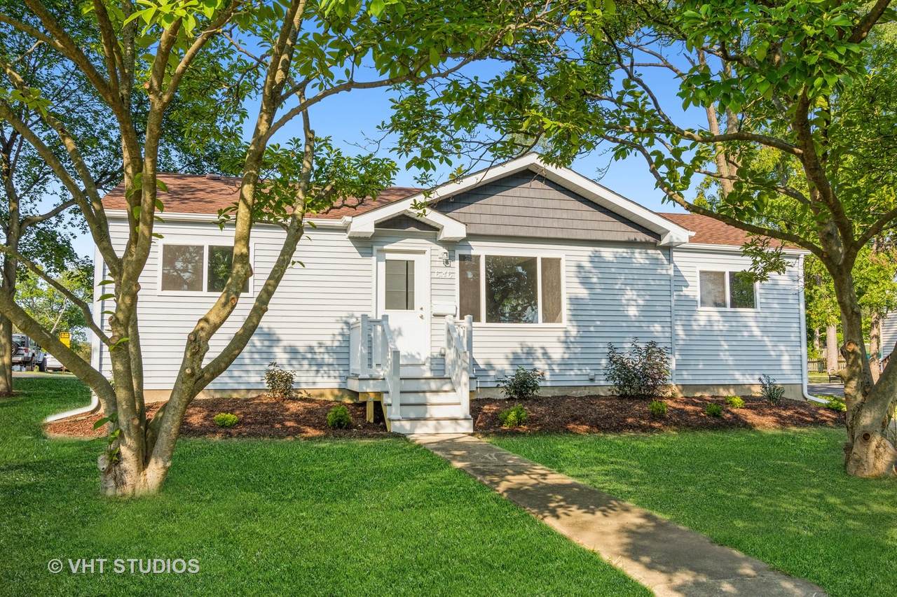 646 Finley Road - Photo 1