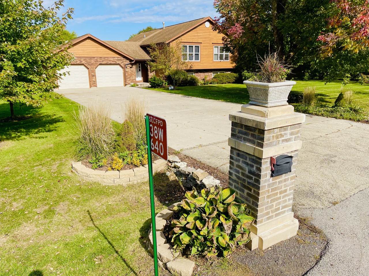 38W640 Bittersweet Lane - Photo 1