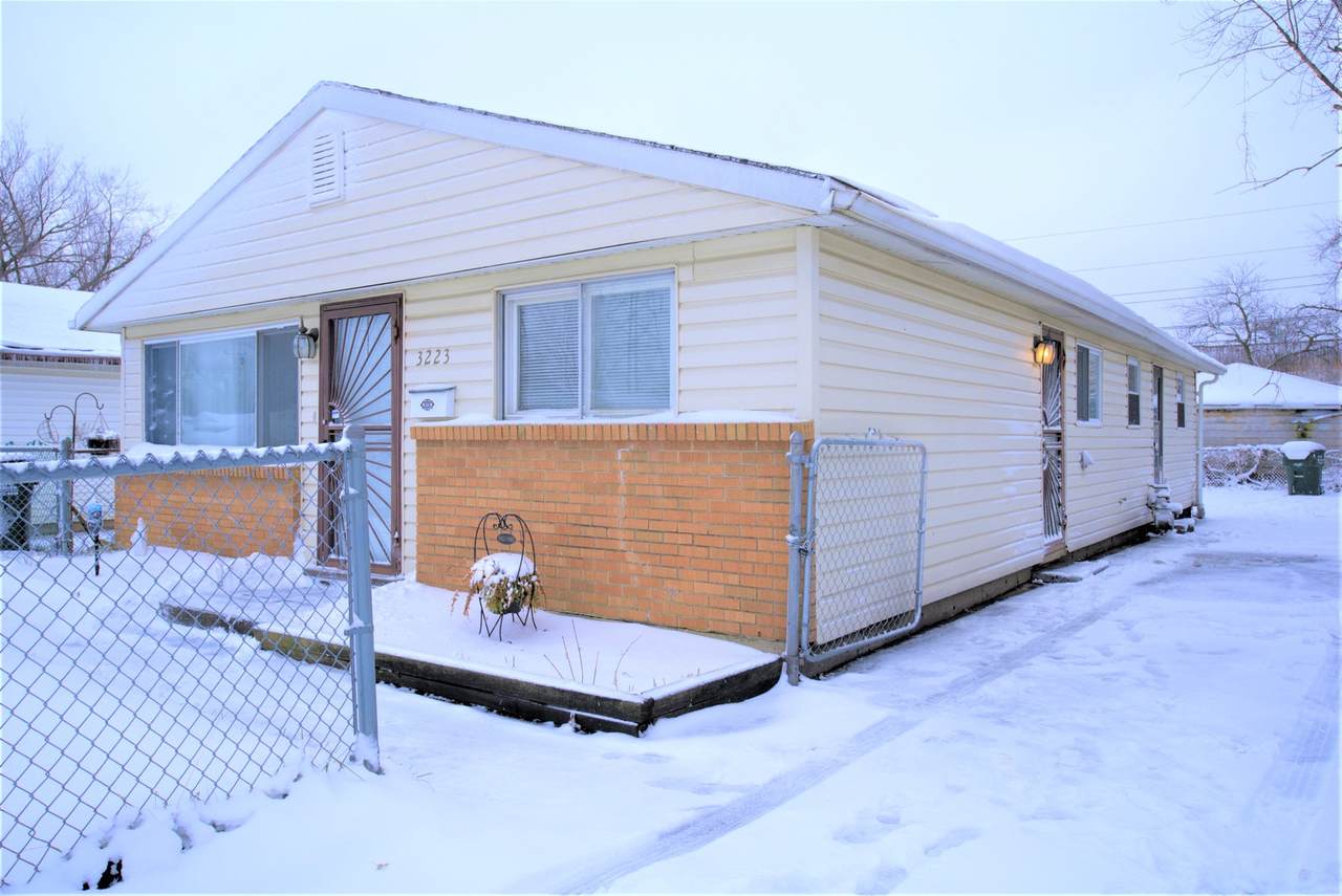 3223 Nelson Avenue - Photo 1