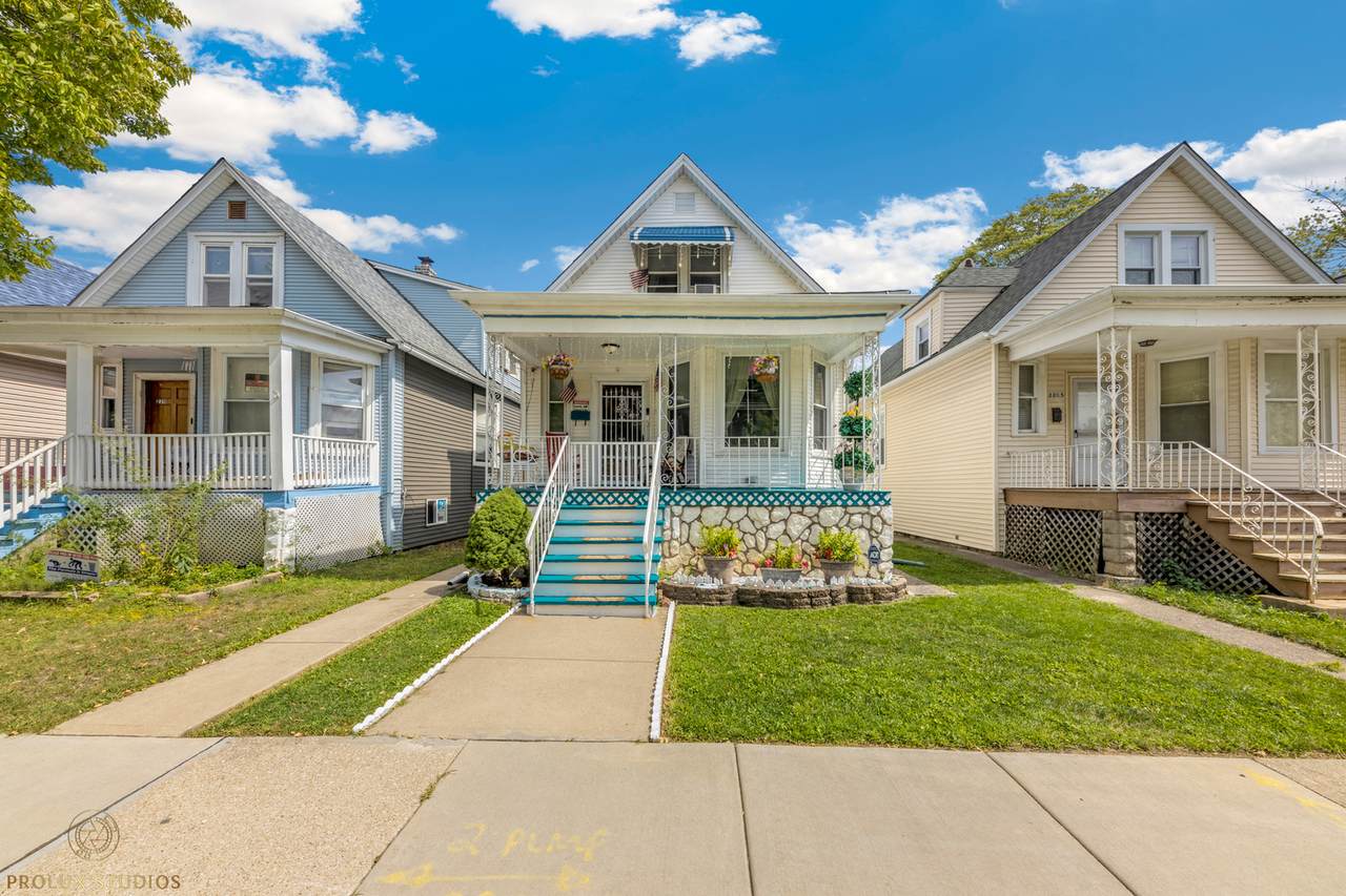 2207 Lamon Avenue - Photo 1