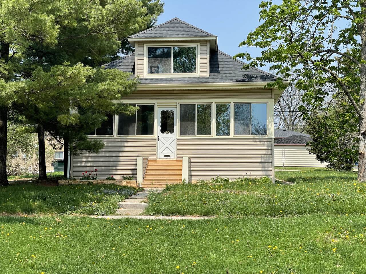 512 Wilson Street - Photo 1