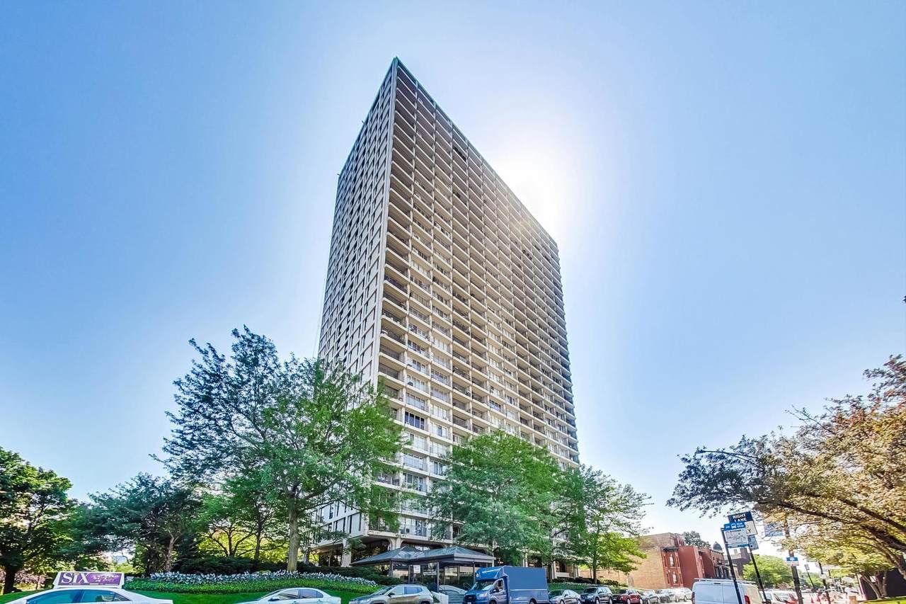 1960 Lincoln Park West - Photo 1