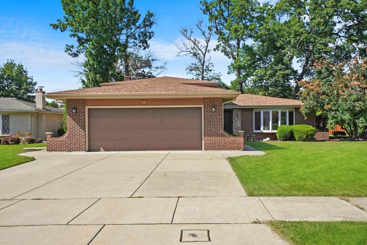 163 Spring Oaks Drive - Photo 1