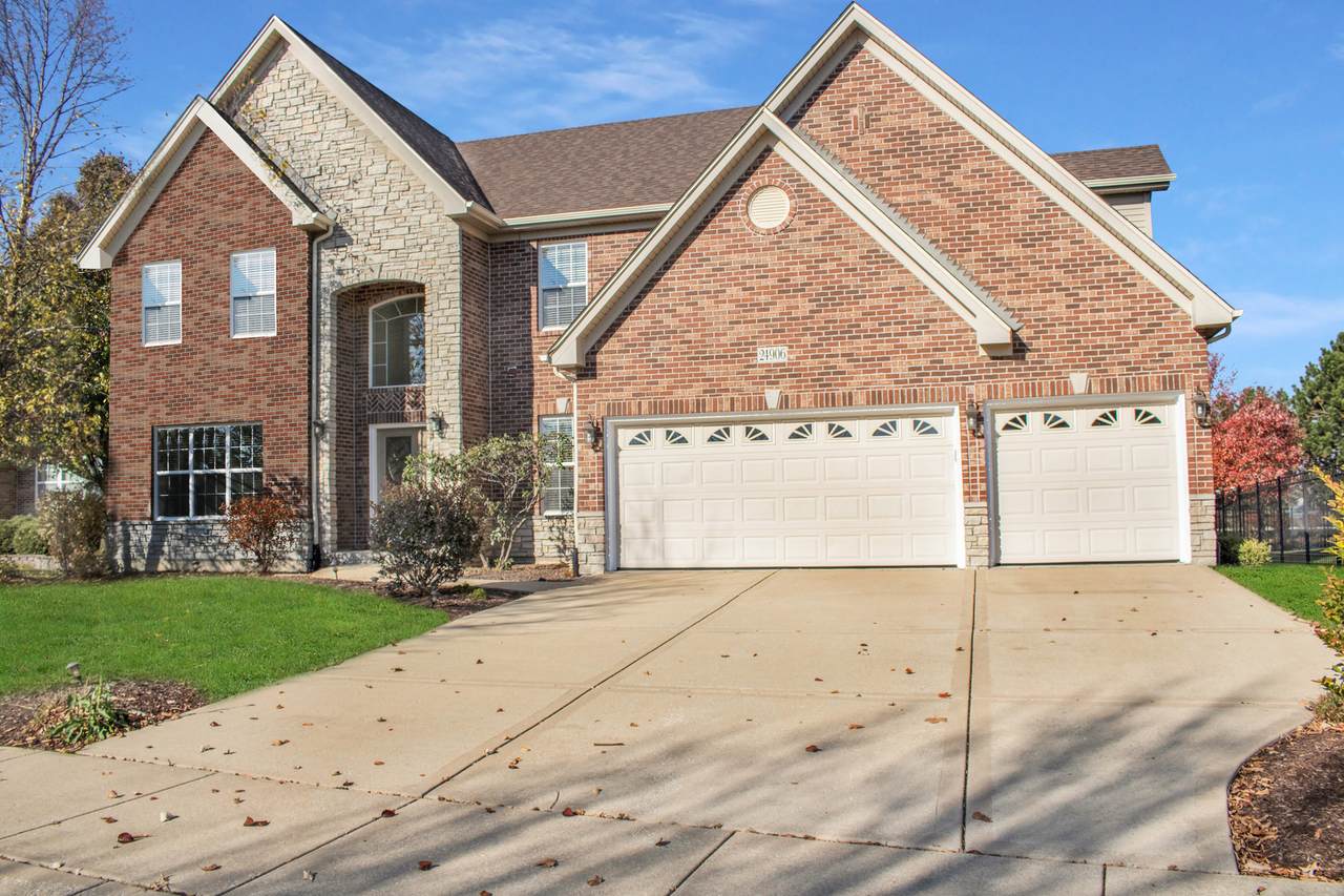 24906 Emerald Avenue - Photo 1