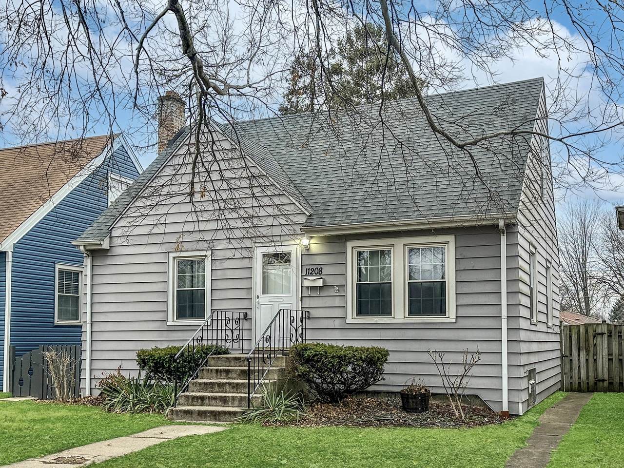 11208 Trumbull Avenue - Photo 1