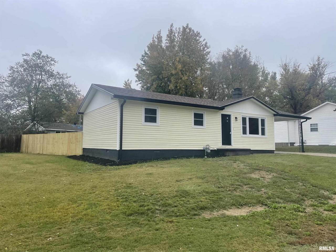319 Lindsey Street - Photo 1