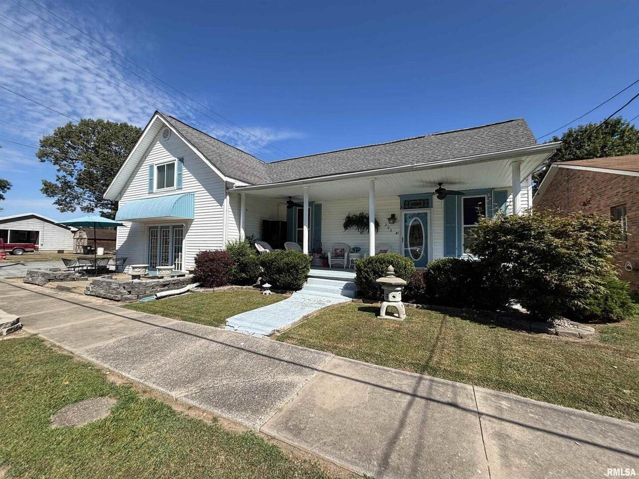 203 4TH Street - Photo 1