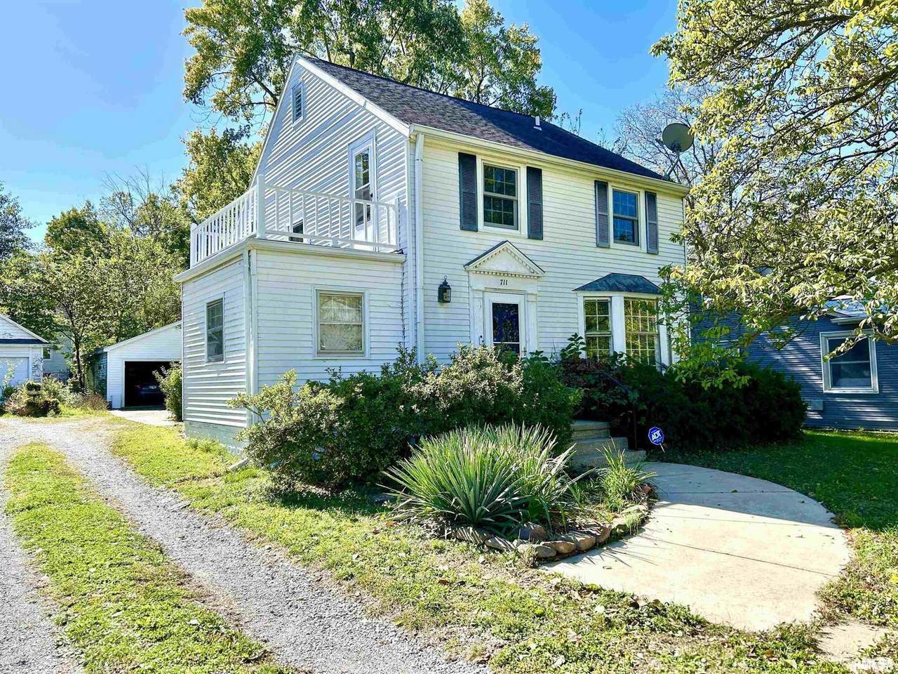 711 Elm Street - Photo 1