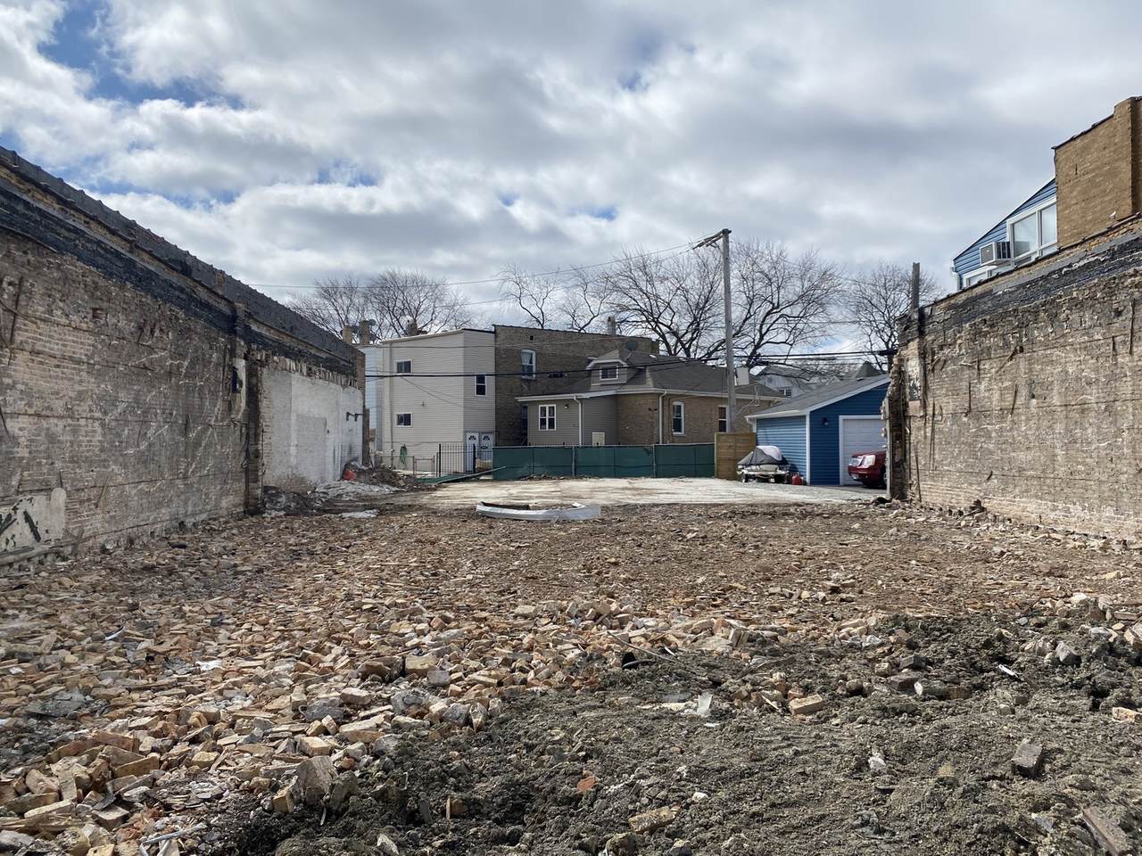 3916 Elston Avenue - Photo 1