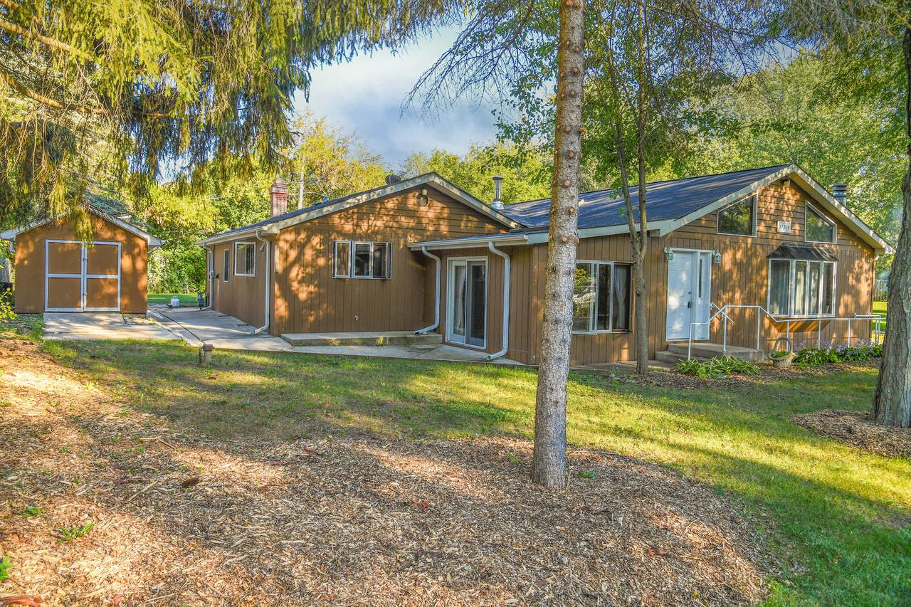 37255 Antonio Avenue - Photo 1