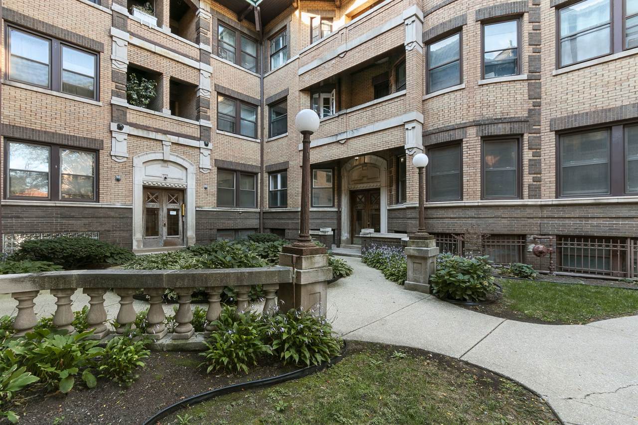 941 Hyde Park Boulevard - Photo 1