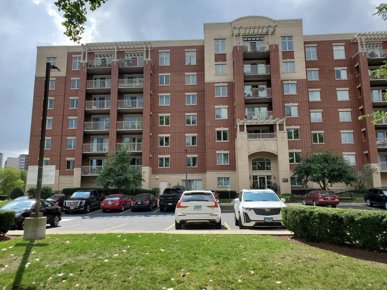 8727 Bryn Mawr Avenue - Photo 1