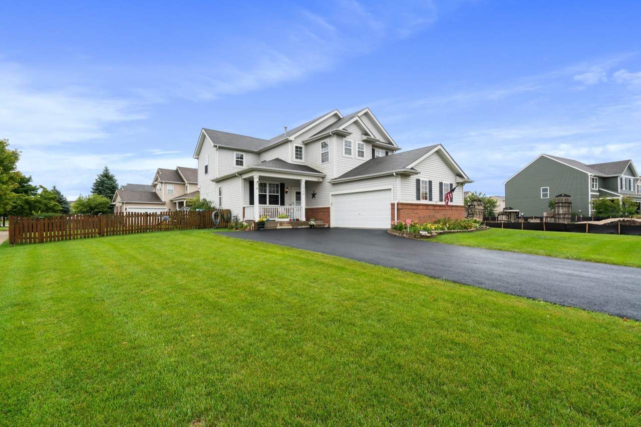 1512 Legacy Pointe Boulevard - Photo 1