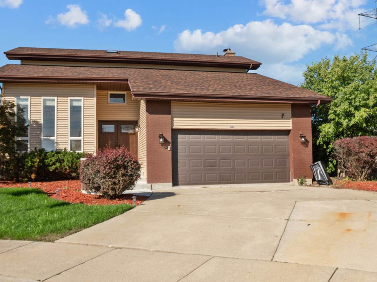 844 Geneva Court - Photo 1