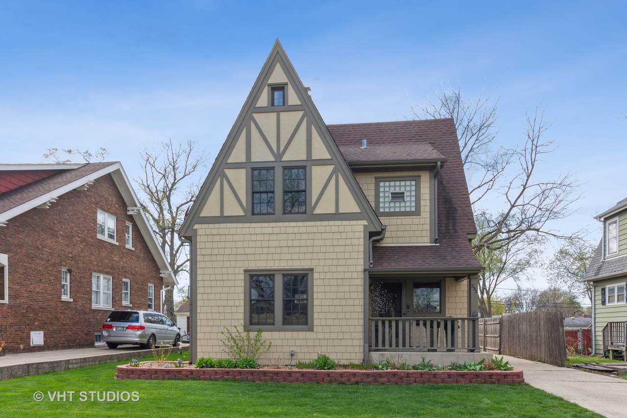 232 Charlotte Street - Photo 1