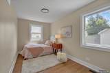 884 Greenview Avenue - Photo 16