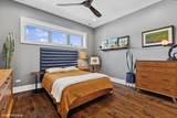 2742 Hamlin Avenue - Photo 9