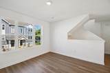 1393 Oakfield Lane - Photo 4