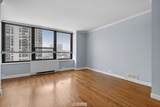 1560 Sandburg Terrace - Photo 14