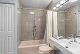1560 Sandburg Terrace - Photo 16