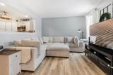 986 Four Seasons Boulevard - Photo 2