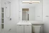 1460 Sandburg Terrace - Photo 15