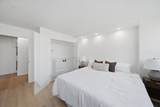 1560 Sandburg Terrace - Photo 19