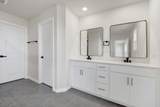2892 Preserve Circle - Photo 16