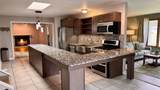 1621 Lawrence Cres - Photo 4