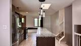 1621 Lawrence Cres - Photo 5