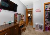911 6th Avenue - Photo 11