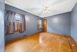 18524 Gladville Avenue - Photo 10